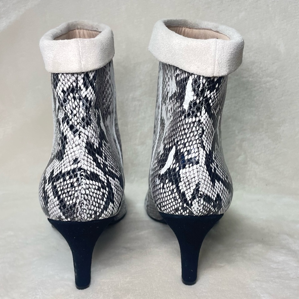 42 Gold Ojaiโ Leather Bootie size 8 cream snake skin pattern F 600 - Picture 7 of 12